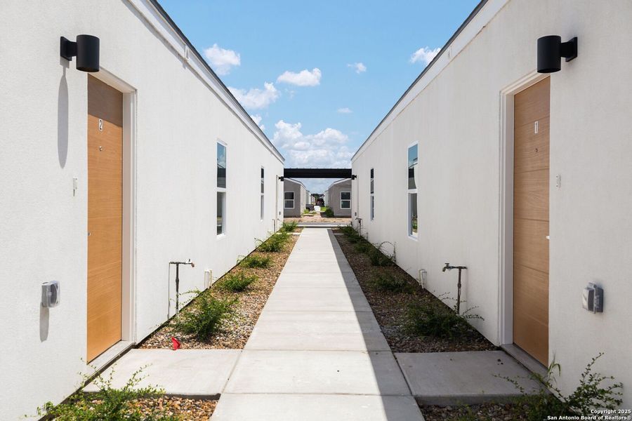 Exterior details and patio area of a home in , Weslaco (Image 3).