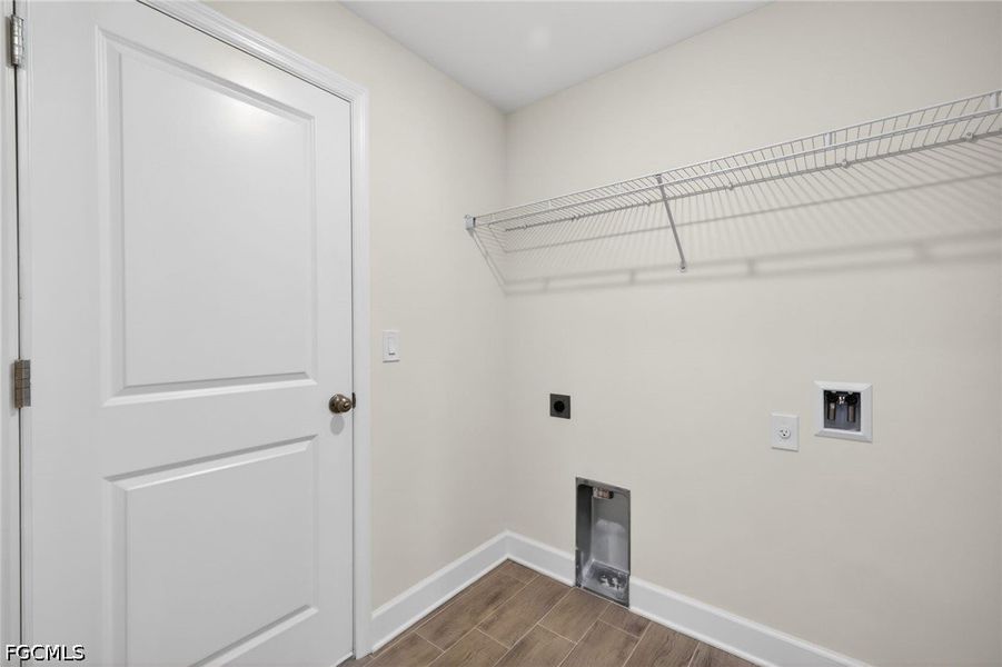 Spacious, unfurnished interior of a new home in Cape Coral, Cape Coral (Image 24). Spacious, unfurnished interior of a new home in Cape Coral, Cape Coral (Image 24).