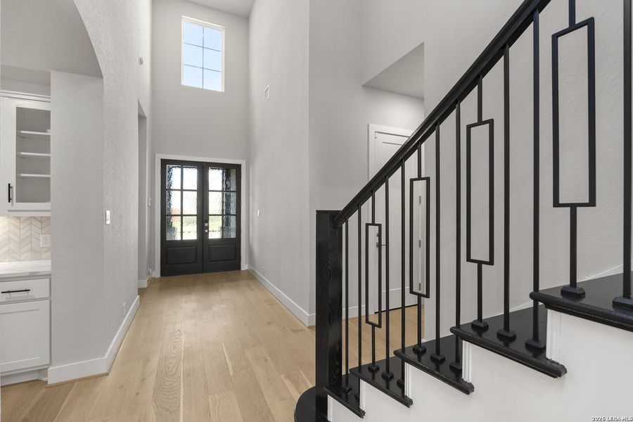 Spacious, unfurnished interior of a new home in Ventana, Bulverde (Image 42). Spacious, unfurnished interior of a new home in Ventana, Bulverde (Image 42).