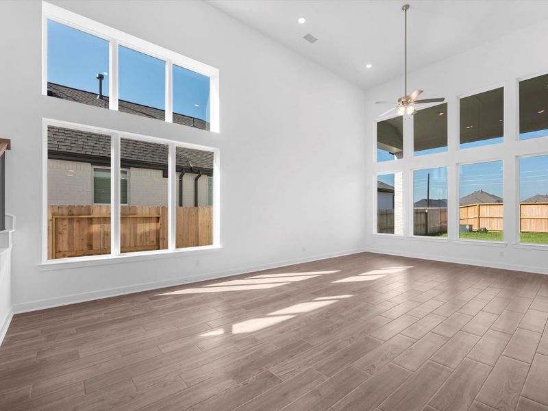 Representative image. Features, specifications, selections and colors may vary.