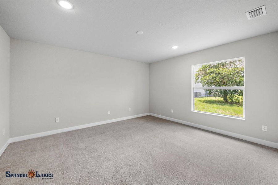 Spacious, unfurnished interior of a new home in , Fort Pierce (Image 17).