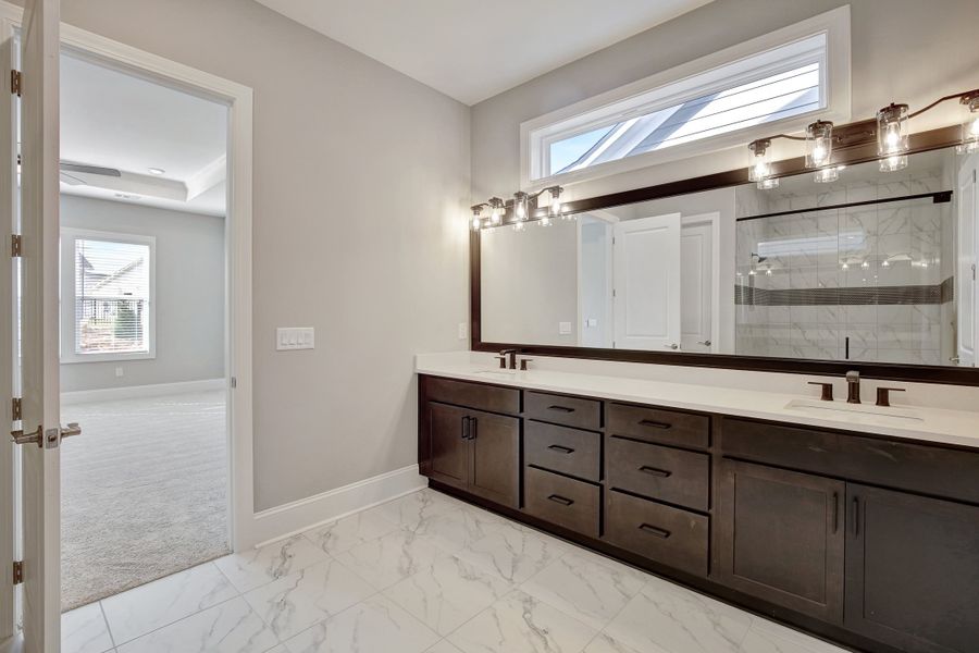 Owner's Suite Bath Owner's Suite Bath