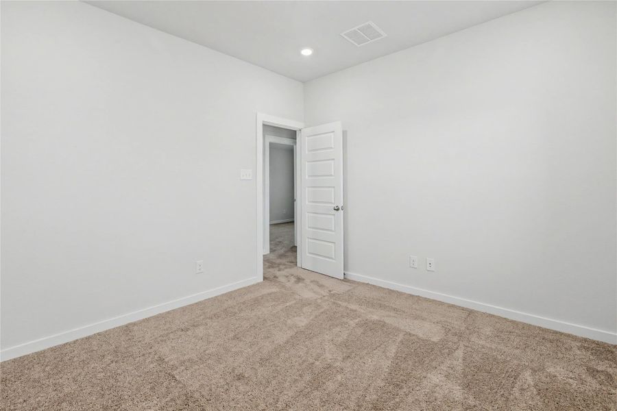 Spacious, unfurnished interior of a new home in Glendale Lakes, Arcola (Image 29). Spacious, unfurnished interior of a new home in Glendale Lakes, Arcola (Image 29).