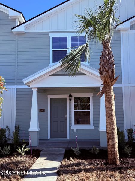 Exterior details and patio area of a home in Liberty Cove, Yulee (Image 3).