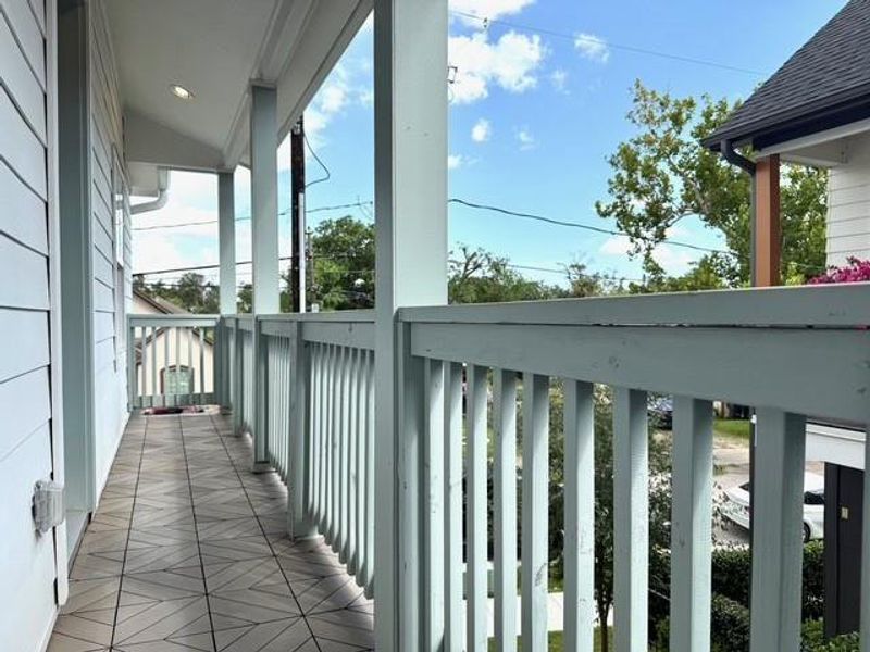 Exterior details and patio area of a home in Eastwood Green, Houston (Image 3).