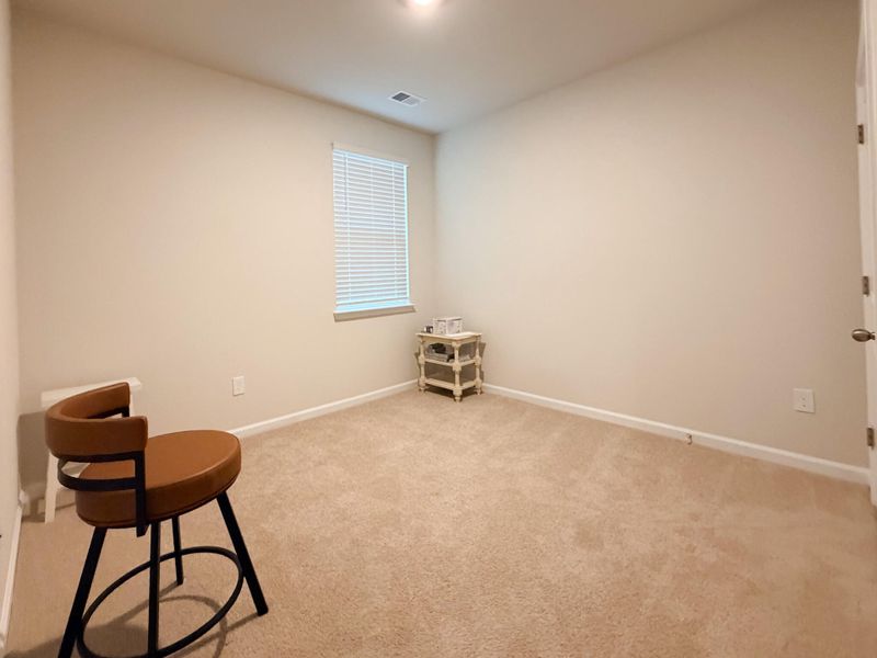Spacious, unfurnished interior of a new home in , Longs (Image 24).