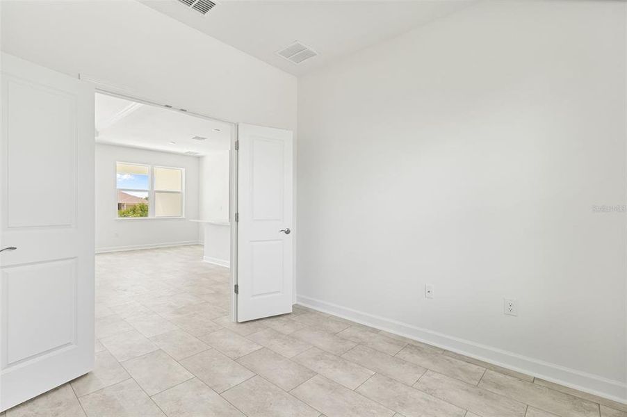 Spacious, unfurnished interior of a new home in , Port Charlotte (Image 29).