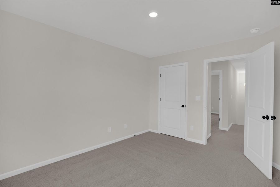 Spacious, unfurnished interior of a new home in Rolling Hills, Prosperity (Image 36).