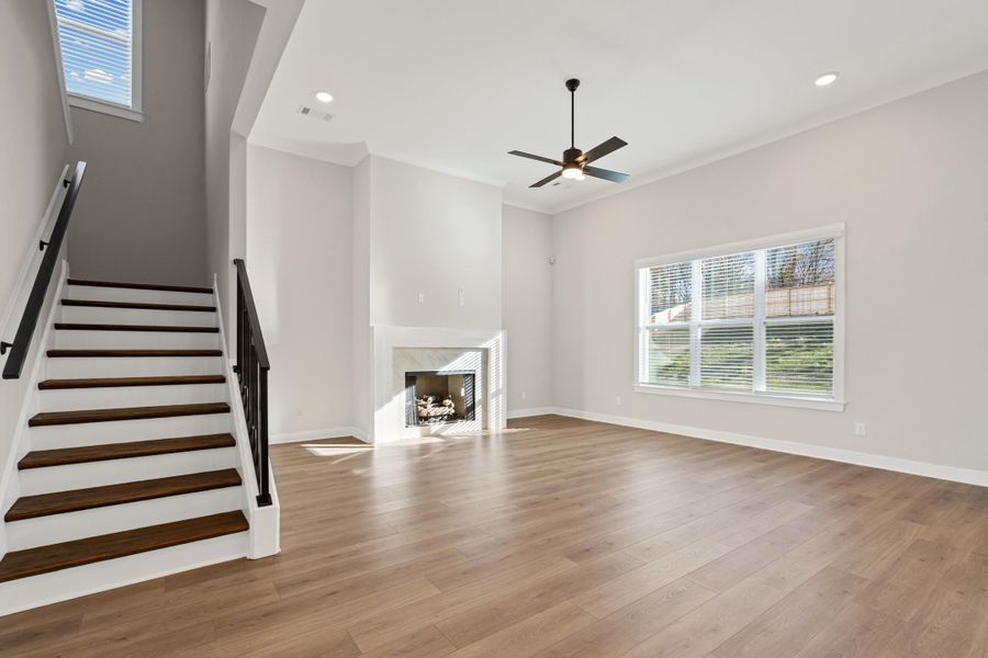 Spacious, unfurnished interior of a new home in White Oak, Arlington (Image 18).