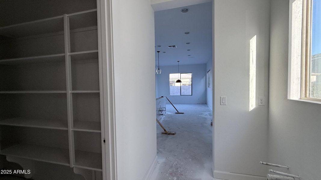 010 - Butlers Pantry