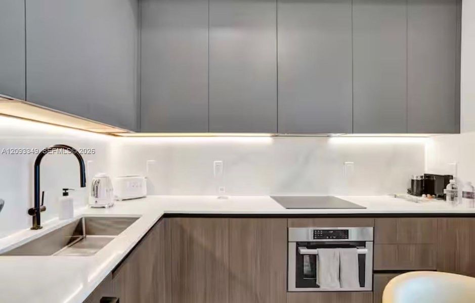 Furnished interior view inside a new home in , Miami Beach (Image 10).