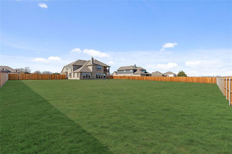 Exterior details and patio area of a home in Crystal Lake Estates, Red Oak (Image 22).