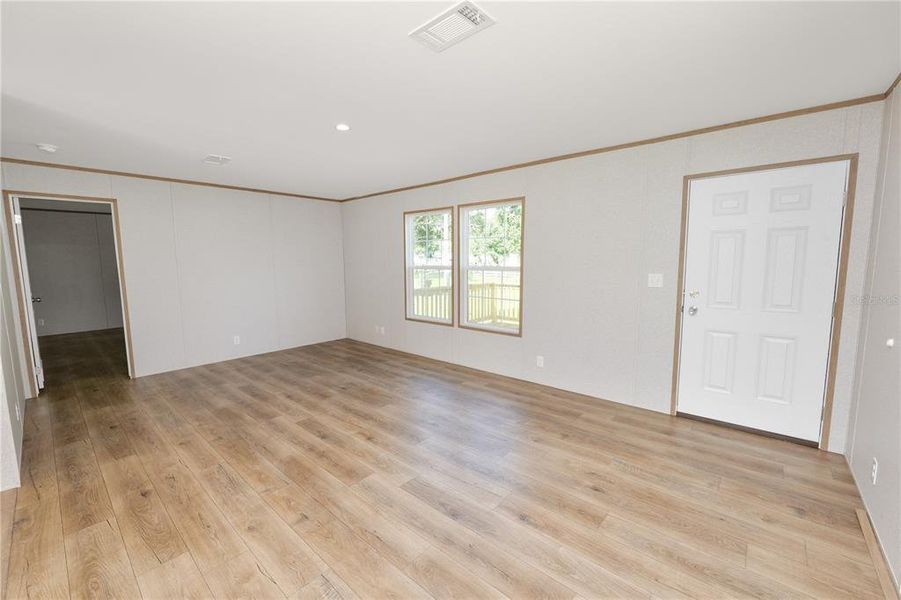 Spacious, unfurnished interior of a new home in , Lakeland (Image 53).