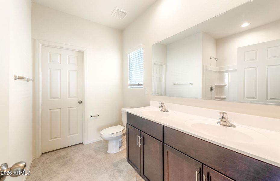 14 - Owner Bathroom