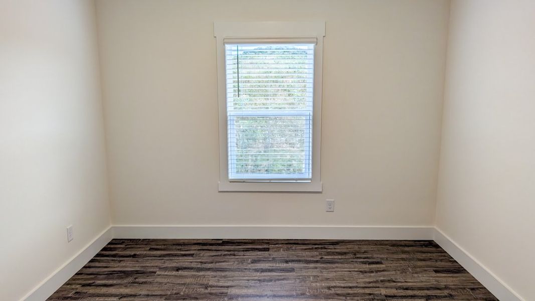 Spacious, unfurnished interior of a new home in Saint Andrews Garth, Kingsport (Image 21).