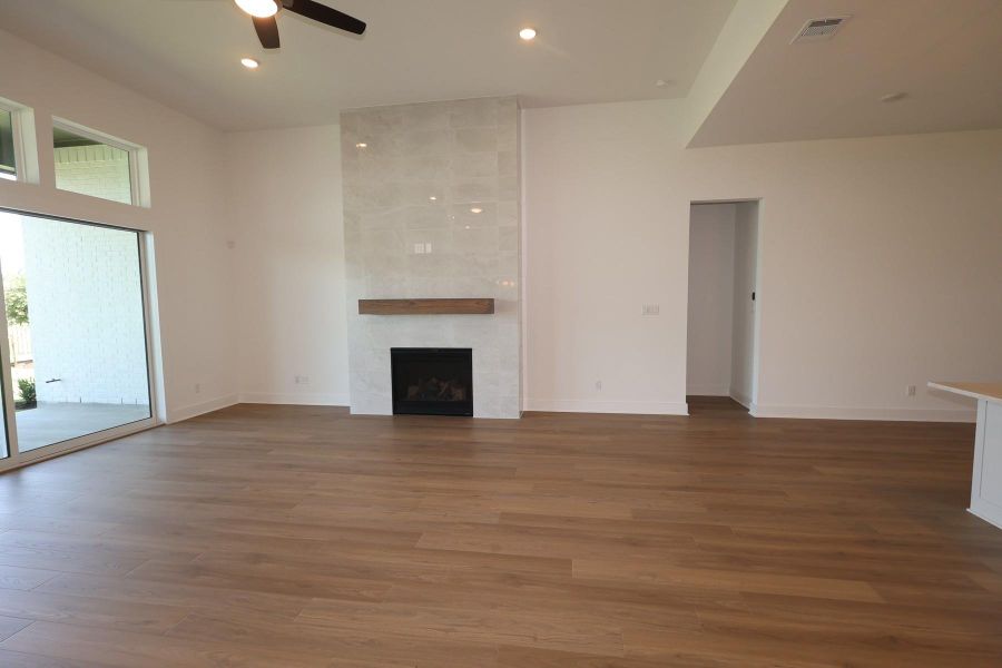 Spacious, unfurnished interior of a new home in Dunham Pointe, Cypress (Image 30). Spacious, unfurnished interior of a new home in Dunham Pointe, Cypress (Image 30).