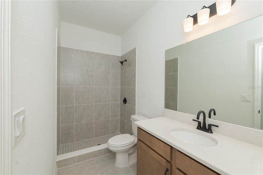 Furnished interior view inside a new home in , Bartow (Image 4).