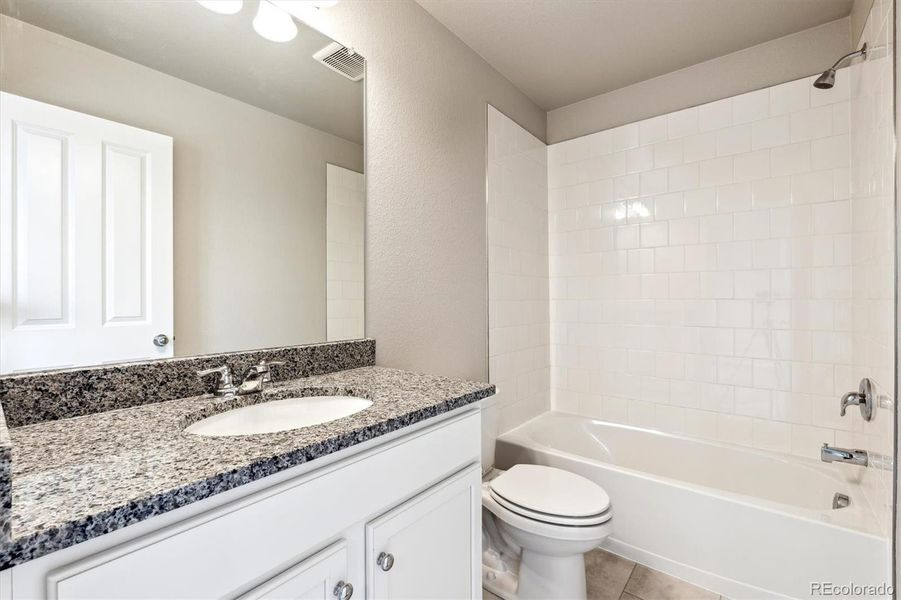 Furnished interior view inside a new home in Pintail Commons at Johnstown Village, Johnstown (Image 8).