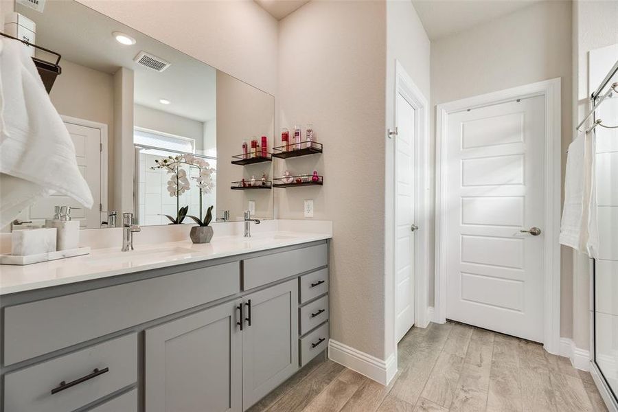 Furnished interior view inside a new home in , Denton (Image 25).