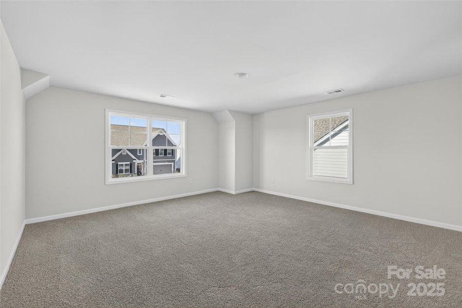 Spacious, unfurnished interior of a new home in Falls Cove, Troutman (Image 20).