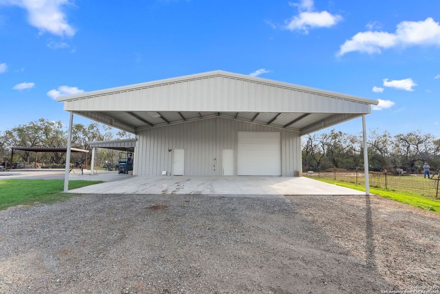 Exterior details and patio area of a home in , Adkins (Image 11).