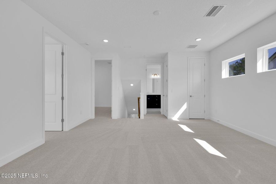 Spacious, unfurnished interior of a new home in Crosswinds at Nocatee, Nocatee (Image 47). Spacious, unfurnished interior of a new home in Crosswinds at Nocatee, Nocatee (Image 47).