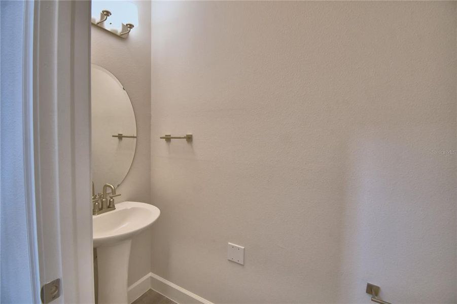 Furnished interior view inside a new home in Lake Juliana Estates, Auburndale (Image 5).