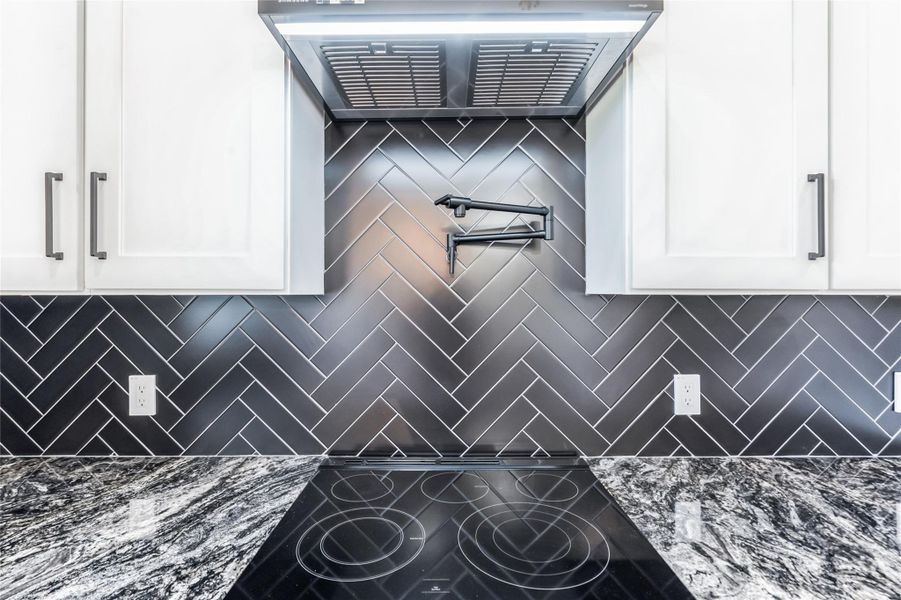 Spacious, unfurnished interior of a new home in , Horseshoe Bay (Image 14). Spacious, unfurnished interior of a new home in , Horseshoe Bay (Image 14).