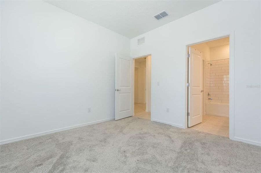 Spacious, unfurnished interior of a new home in Valri Forest, Valrico (Image 22). Spacious, unfurnished interior of a new home in Valri Forest, Valrico (Image 22).