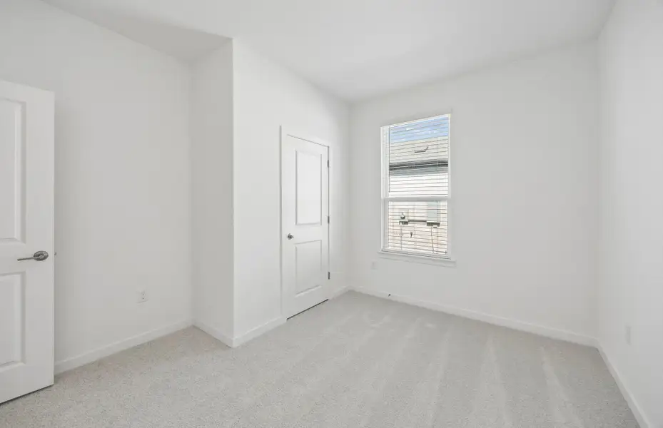 Spacious, unfurnished interior of a new home in Lagos, Manor (Image 14).
