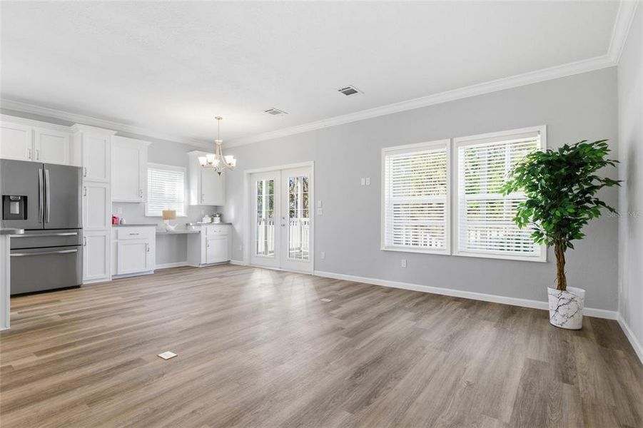 Spacious, unfurnished interior of a new home in , Venice (Image 10).