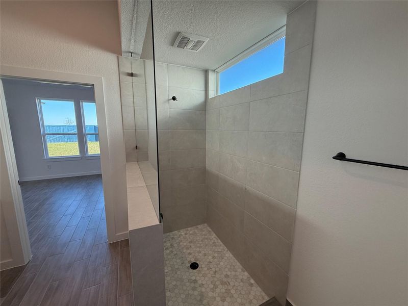 Spacious, unfurnished interior of a new home in Austin Point, Richmond (Image 14).