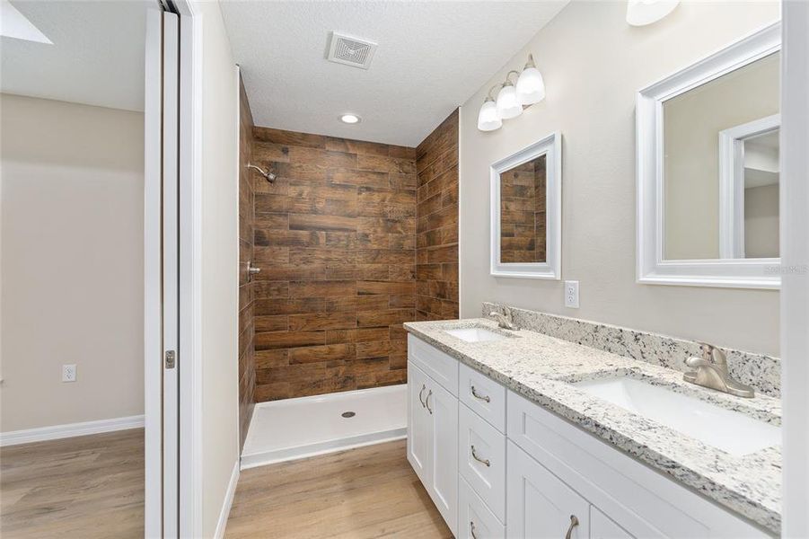 Furnished interior view inside a new home in , Ocklawaha (Image 6).