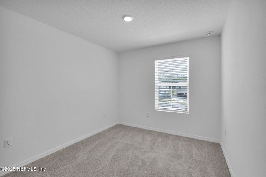 Spacious, unfurnished interior of a new home in Normandy Pines, Jacksonville (Image 12).