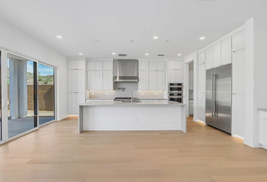 Kitchen - 8 of 19