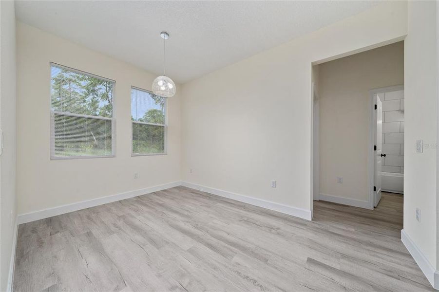 Spacious, unfurnished interior of a new home in , Ocala (Image 7).