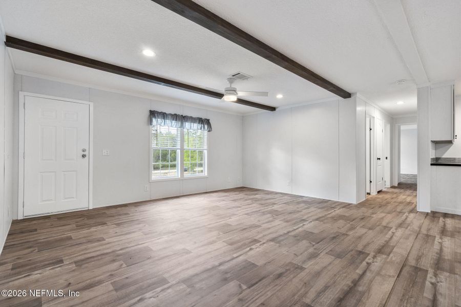 Spacious, unfurnished interior of a new home in , Hawthorne (Image 19).