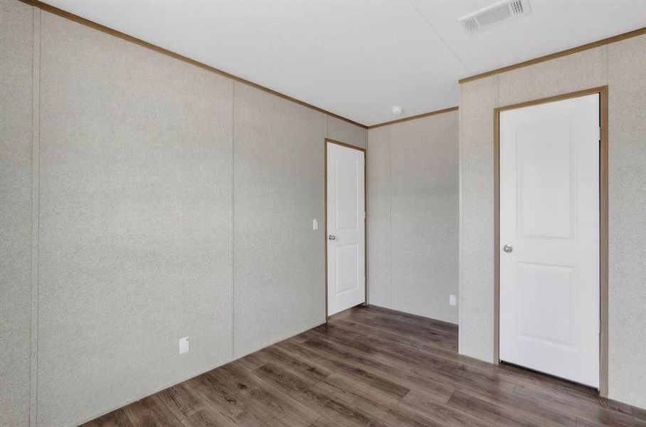 Spacious, unfurnished interior of a new home in , Aurora (Image 37).