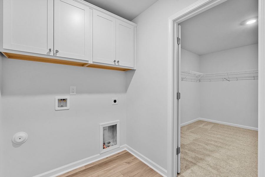 Spacious, unfurnished interior of a new home in Fieldstone, Lexington (Image 22).