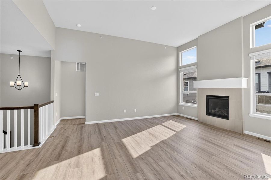 Spacious, unfurnished interior of a new home in Deer Creek, Littleton (Image 24).