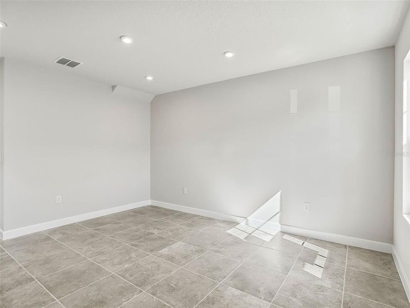 Spacious, unfurnished interior of a new home in , Lady Lake (Image 22).