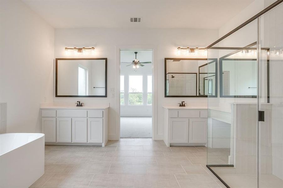Spacious, unfurnished interior of a new home in Talon Hills, Fort Worth (Image 28). Spacious, unfurnished interior of a new home in Talon Hills, Fort Worth (Image 28).