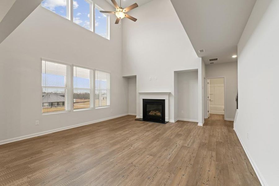 Spacious, unfurnished interior of a new home in Oakhurst Manor, McDonough (Image 21).
