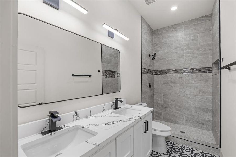 Spacious, unfurnished interior of a new home in , Granbury (Image 14). Spacious, unfurnished interior of a new home in , Granbury (Image 14).