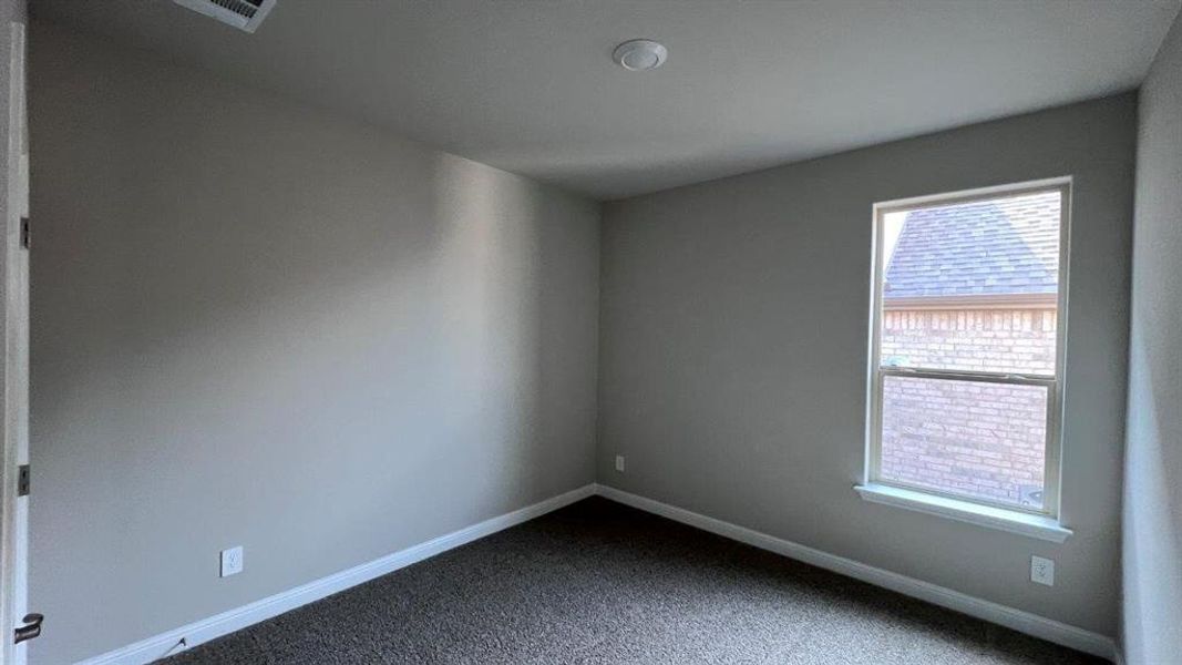 Spacious, unfurnished interior of a new home in Bluestem, Rhome (Image 10).