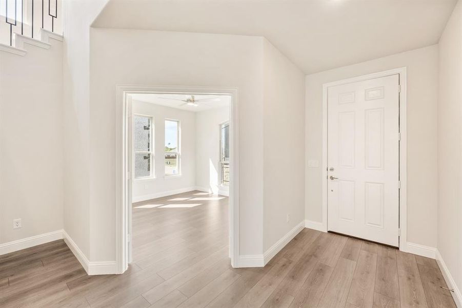 Spacious, unfurnished interior of a new home in Sunset Ridge, Alvarado (Image 19).