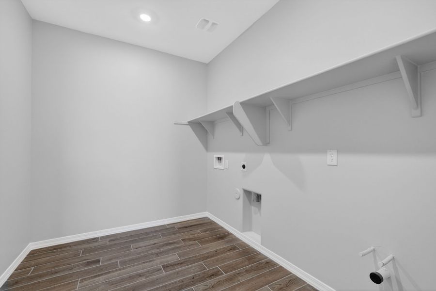 Spacious, unfurnished interior of a new home in Artisan at Asante, Surprise (Image 19). Spacious, unfurnished interior of a new home in Artisan at Asante, Surprise (Image 19).