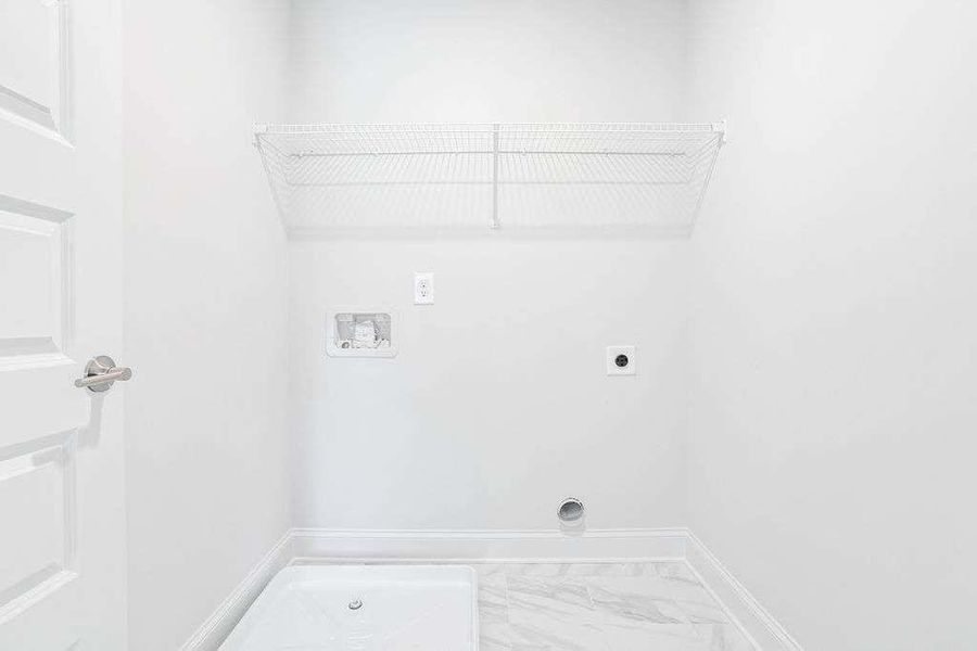Spacious, unfurnished interior of a new home in Waters Edge, Mansfield (Image 23).