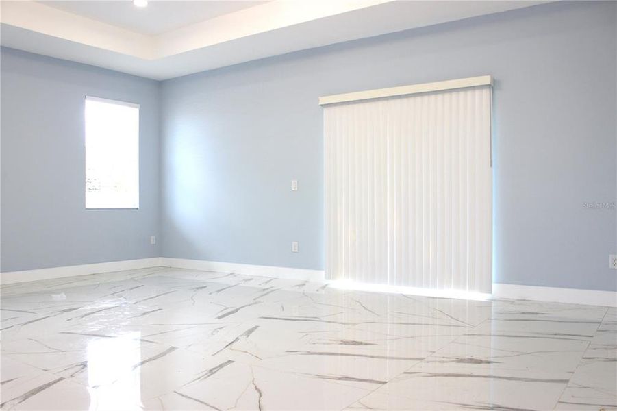 Spacious, unfurnished interior of a new home in , Tampa (Image 22).