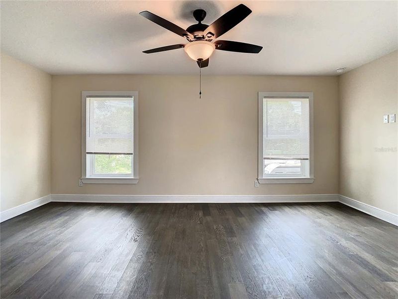 Spacious, unfurnished interior of a new home in , Tampa (Image 33).